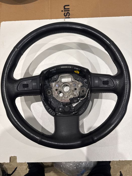 Audi A3-4-5-6 кожен волан Ауди А3-4-5-6