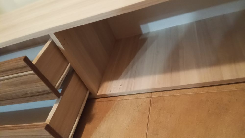 Единични мебели от дърво и дървесина