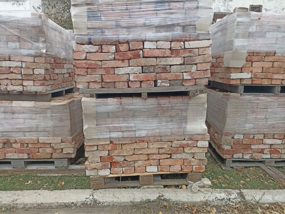 Продам красный кирпич