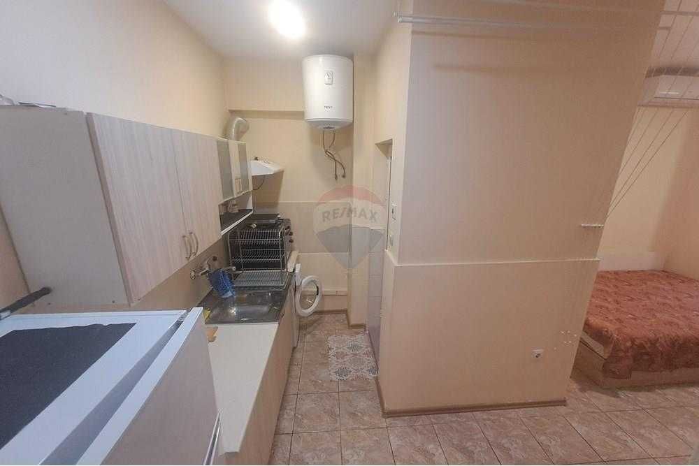 Дава се под наем Ателие в Русе, Широк център - 25 кв.м за 198.9 € - Снимка #2