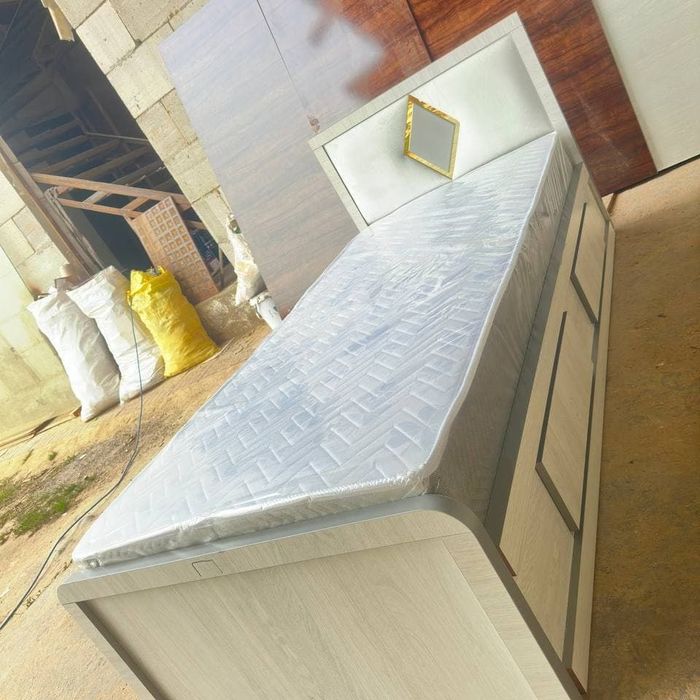 Kravat kalavat divan spalni