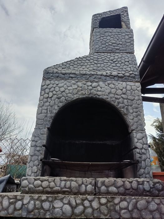 Vând grătar din piatra