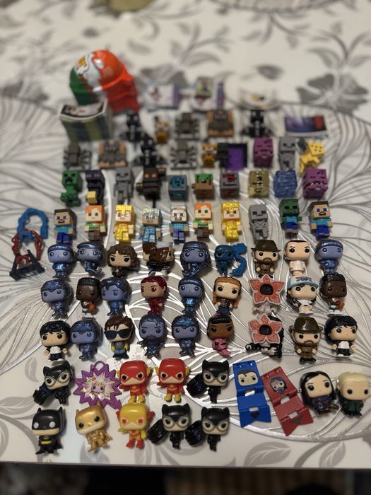 Фигурки из разных коллекций Киндер джоя