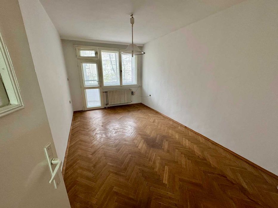 Дава се под наем Офис в Бургас, Център - 94 кв.м за 510 € - Снимка #2