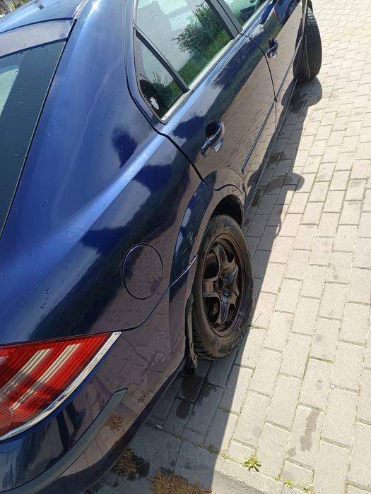 Vând Ford mondeo