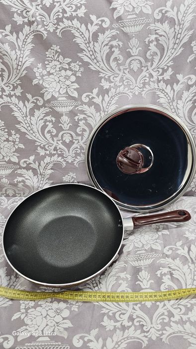 2 -новые сковородки, фирменные