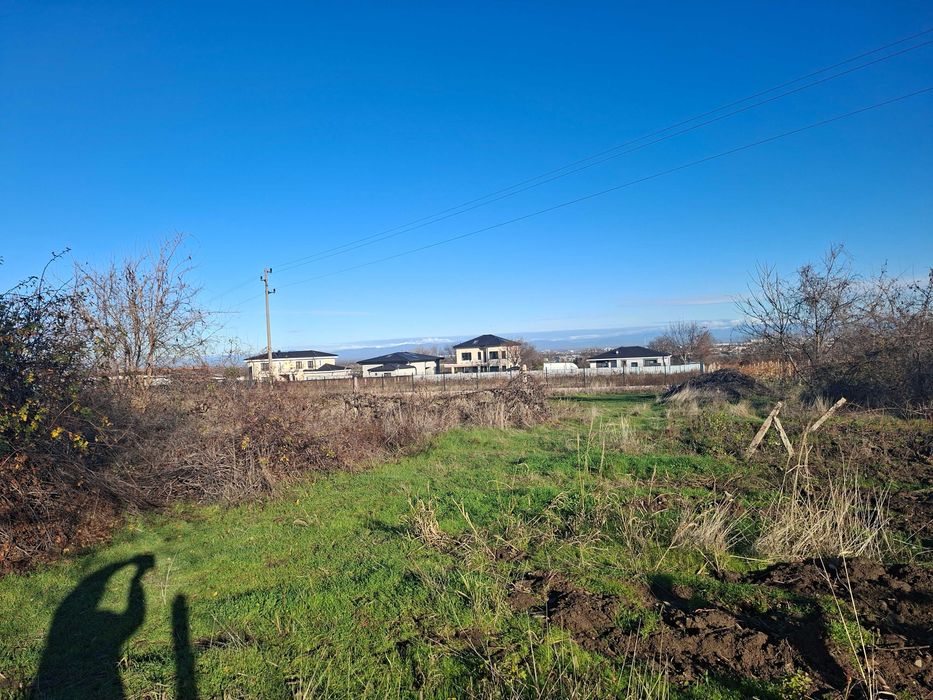 Продавам имот в местност Комсала, с. Марково, гр. Пловдив