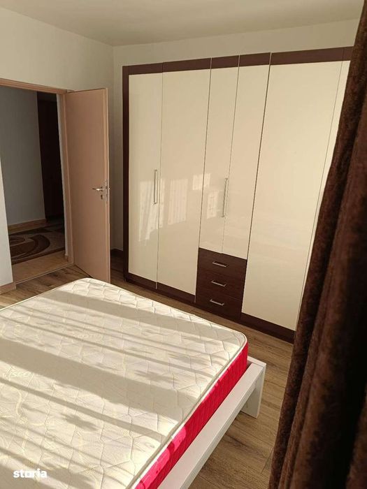 Apartament 4 camere etaj 1 , C.Moldovei