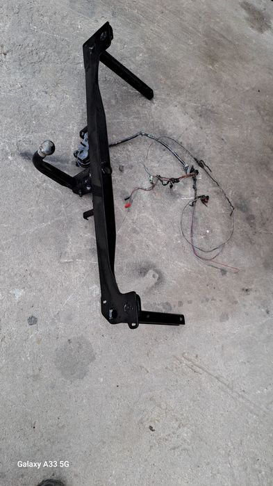 Теглич Оригинален за Ауди А6 Ц4/ Audi A6  C4 комби