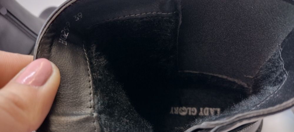 Дамски зимни боти. Чисто нови с мека вълнена подплата, 39 номер.