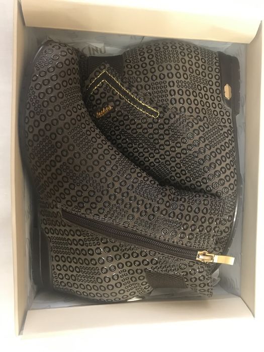 Продам 2 пары осенних полусапожек