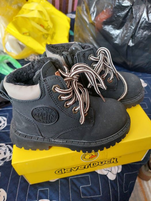 Продам обувь на мальчика.