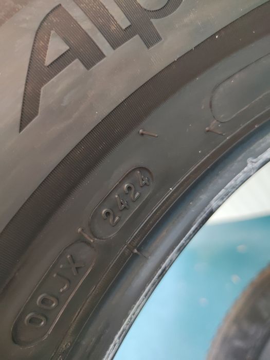2 бр зимни 215/65/17 Michelin Дот 24г