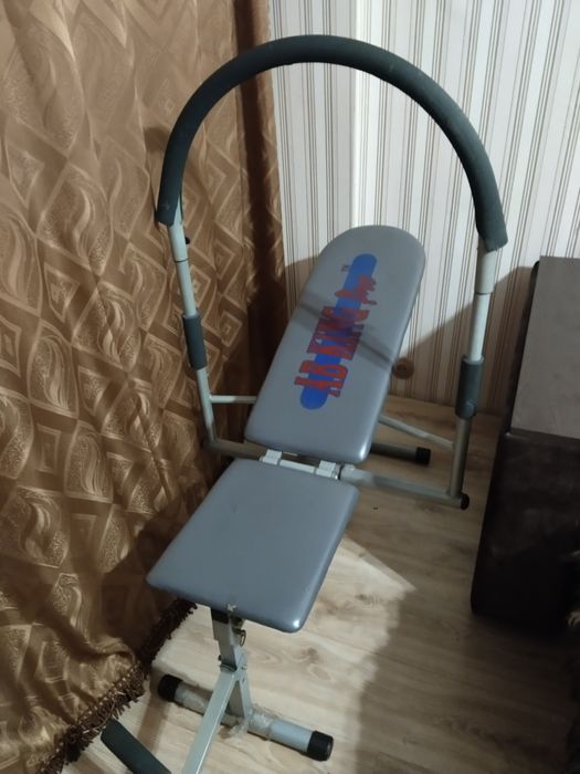 Тренажер для укрепления мышц пресса