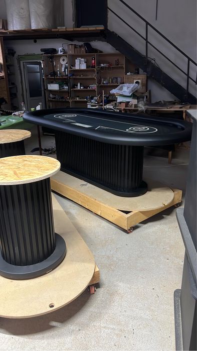 Masa Poker BPC cu incarcare wireless inovatie CustomTables.eu