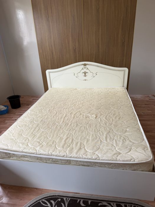 Продам двух спальную кровать