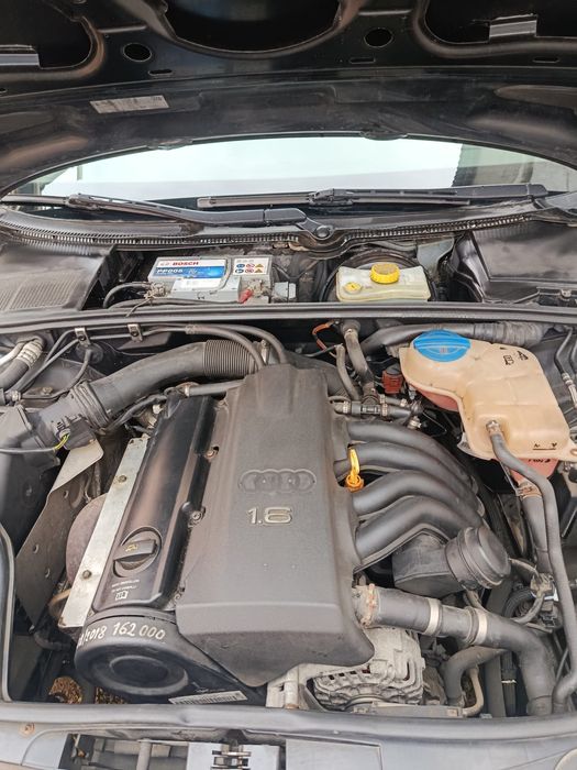 Vind Audi A 4B71.6benzina