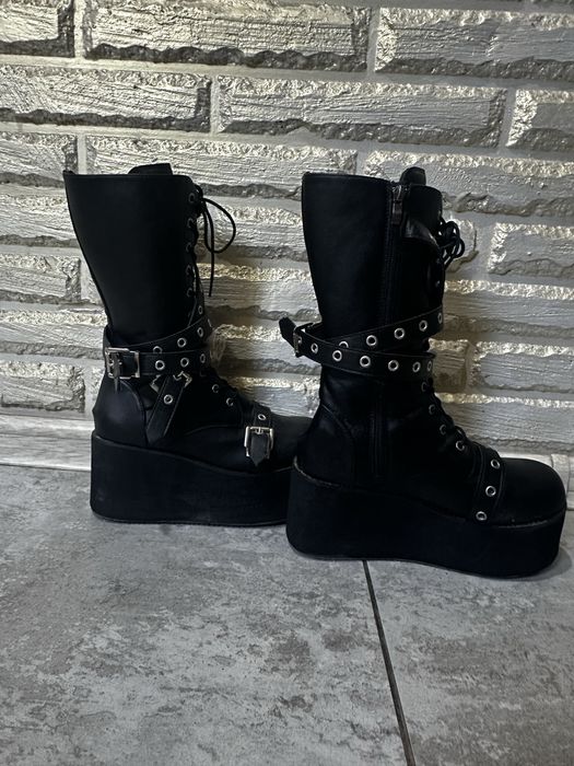 Готические ботинки на платформе