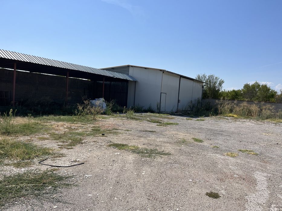 Дава се под наем Склад в с. Дълго поле, Област Пловдив - 3000 кв.м за 5666.61 € - Снимка #1