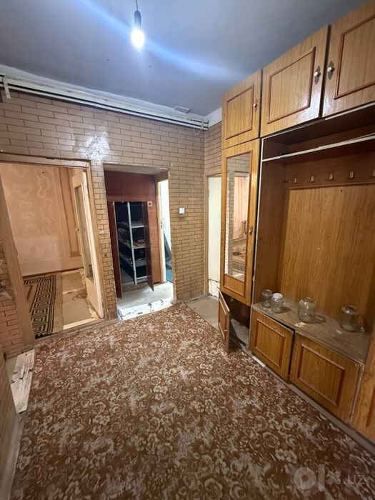 6 метрли балконга эга 3 хонали квартира сотилади