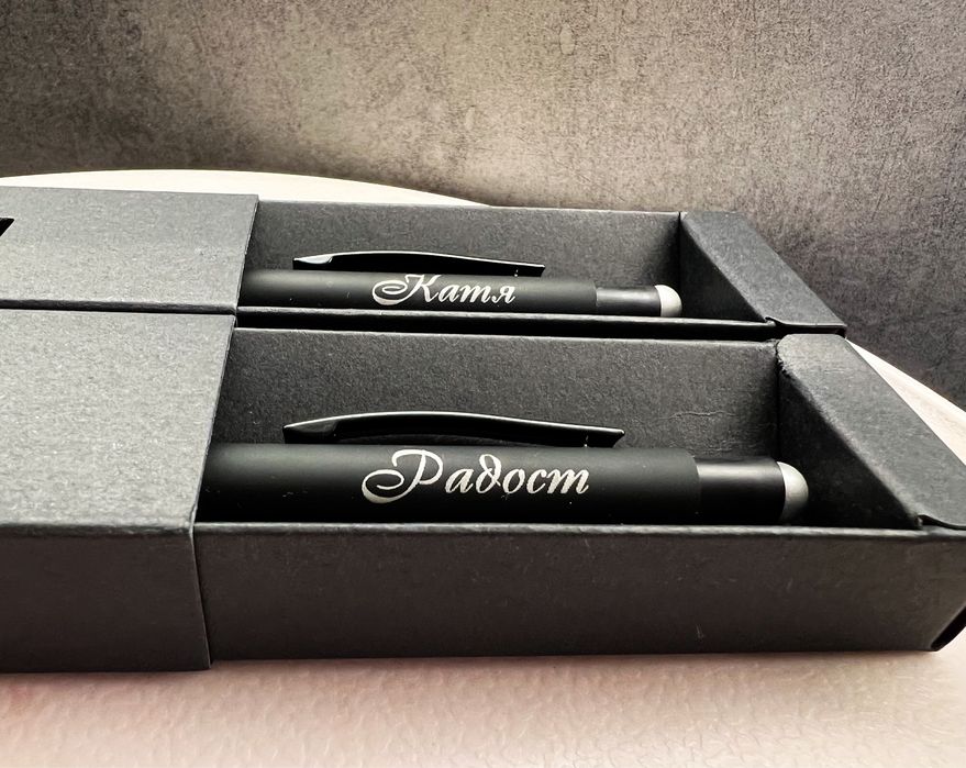 Гравирана химикалка с цветна гравюра