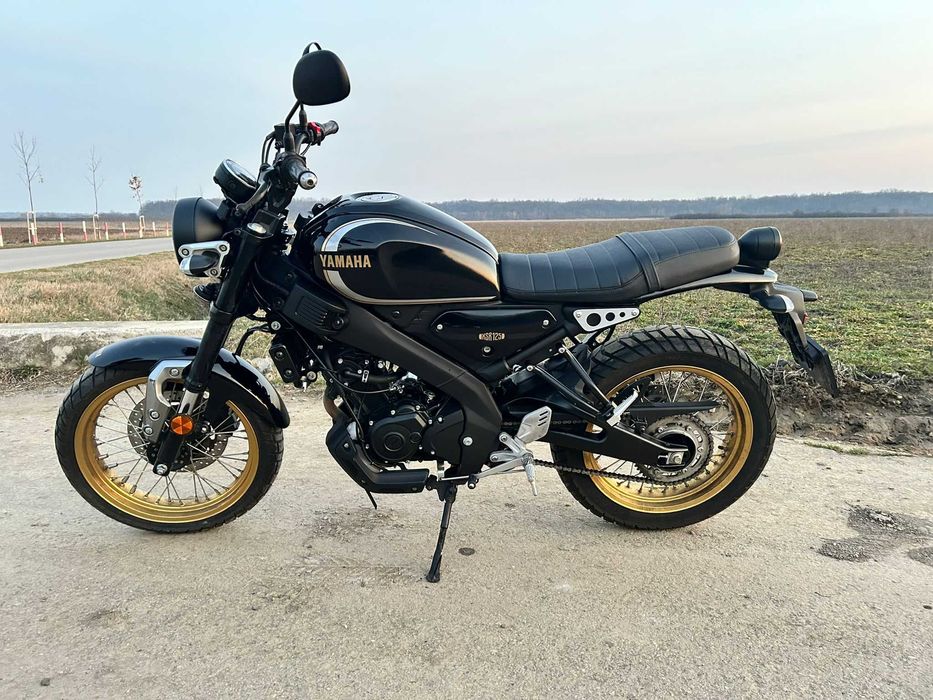 Motocicleta Yamaha XSR Legacy 125 cmc