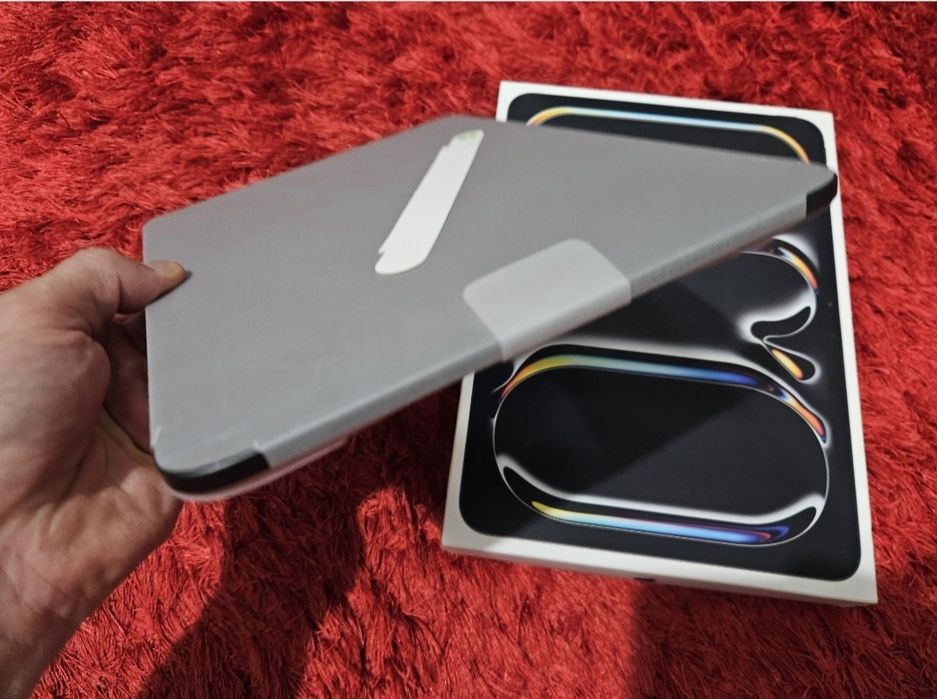 -Ipad Pro 11inchi M5 Wifi   Nou 256Gb 12Ram Nefolosit Black Bat: 100%-0 cicluri incarcare cutia completa-desigilata doar pentru poze si probe MDM