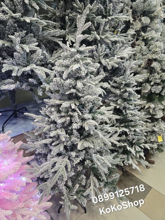 Луксозна заснежена коледна елха с 2D и 3D клони – реалистична елха