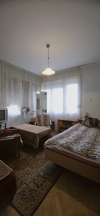 Втори  среден етаж с дворно място в Горна Оряховица