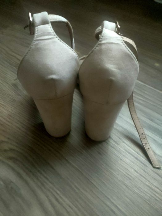 Sandale bej nr39