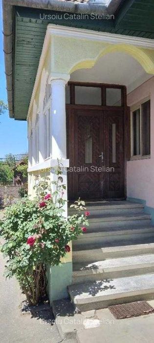 Vand casa individuala in Municipiul Fagaras, cartier Galati, gospodarie pentru oameni harnici dar si de relaxare pentru cine cauta liniste, aer curat.