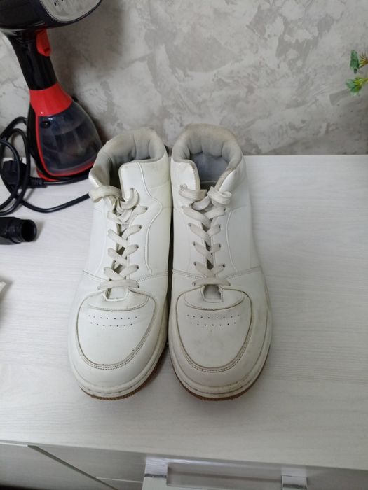 Продам красовки в отличном состоянии