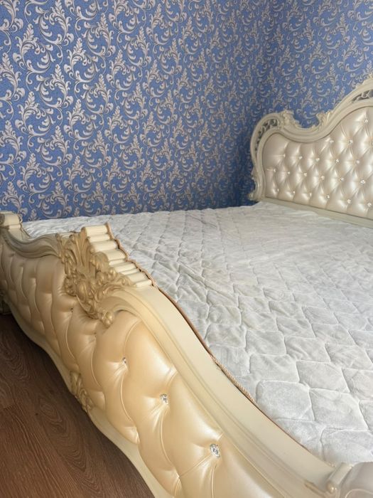 Продам двухспальную кровать