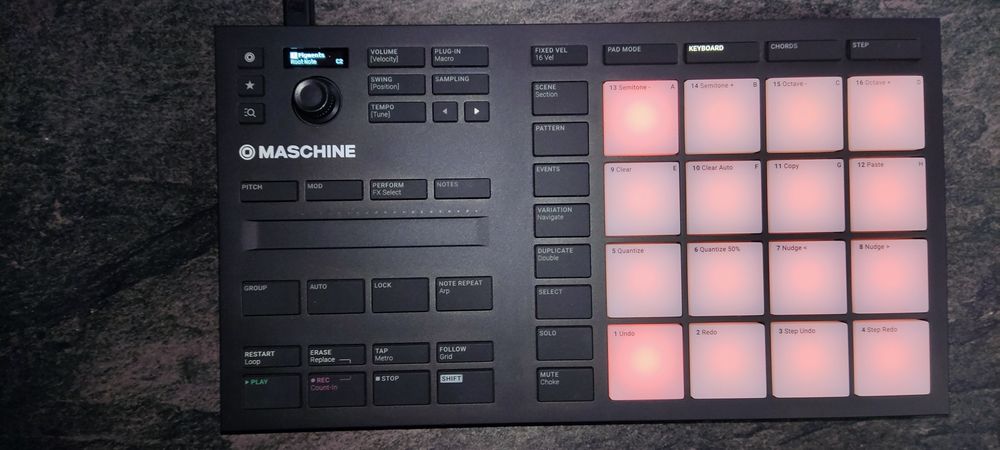 Продам контроллер native Instruments Maschine Mikro mk 3.