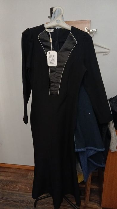 продам платье 44 размер
