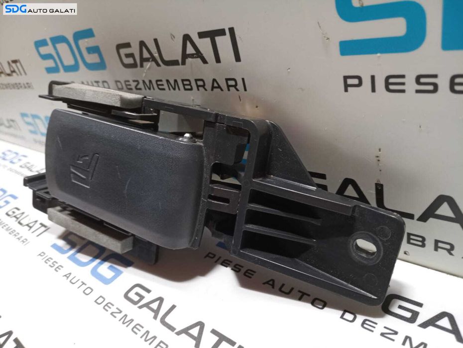 Maner Rabatare Scaune Bancheta Dreapta Spate Toyota RAV 4 2006 - 2013 Cod 72595-X1B00 72053-42010 [M3733]