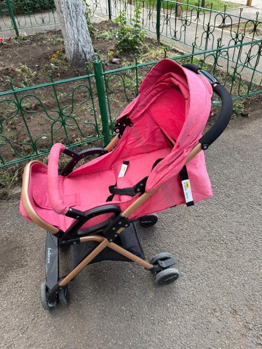 Коляска прогулочная для девочки