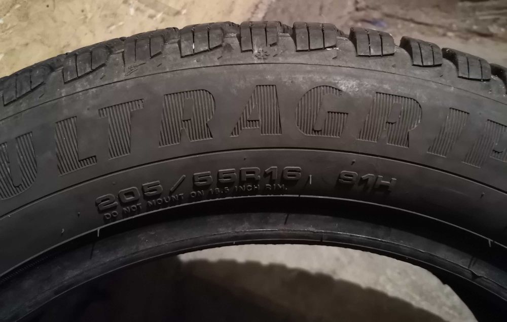 Продавам 1 брой зимна гума 205.55.16 дот 2021 Goodyear
