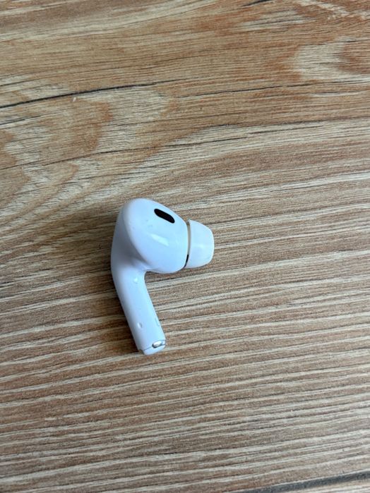 Airpods Pro 2 USB-C - лява слушалка и кейс