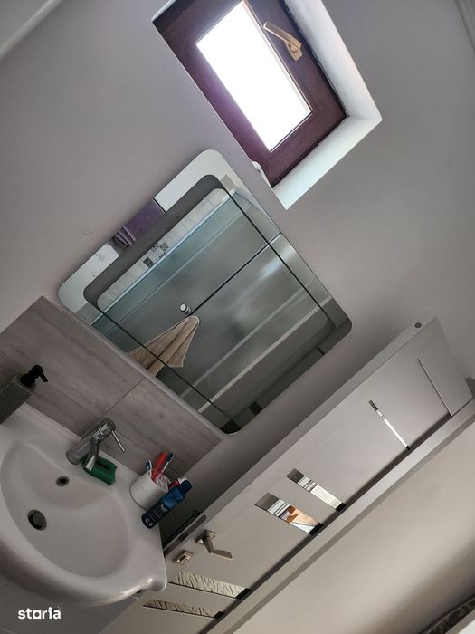 Casă rezidențială cu 9 camere, amplasare centrală