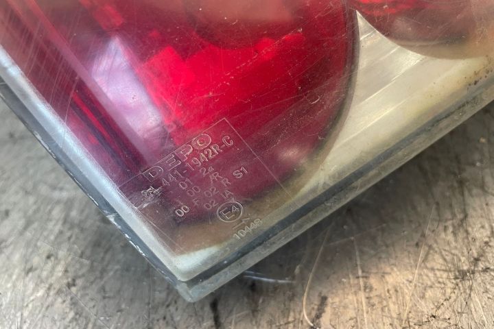 Lampa / Tripla stop dreapta pe aripa 08 441 1942R B Volkswagen VW Gol