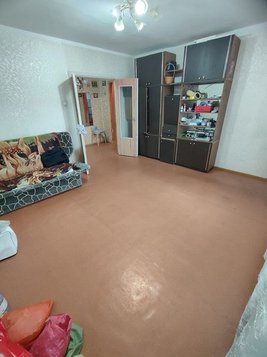 Продается 3-комн (7-30, 1 эт)