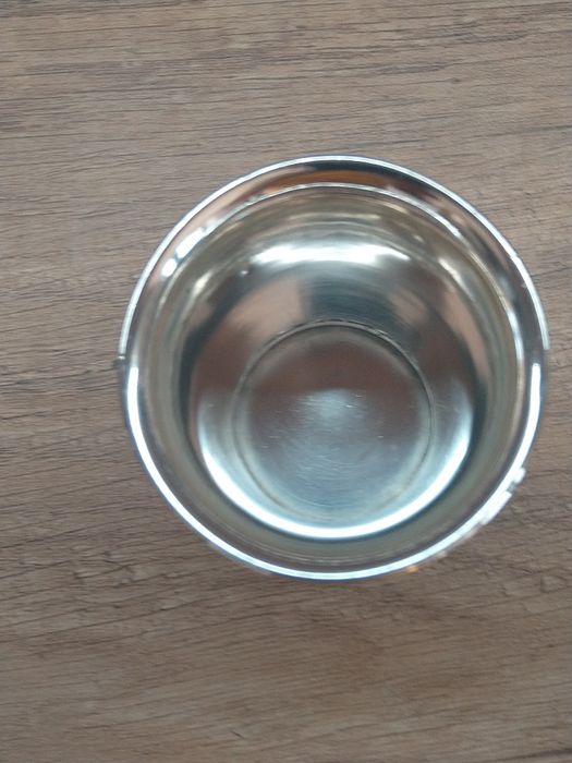 Продавам антикварна Английска сребърна чаша Келтски мотиви уникална