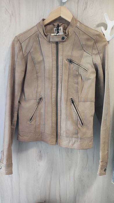 Бежови дамски яке от естествена кожа