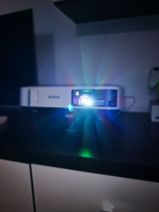 Videoproiector Epson EB-2250U – 5000 lumeni, WUXGA, stare impecabilă