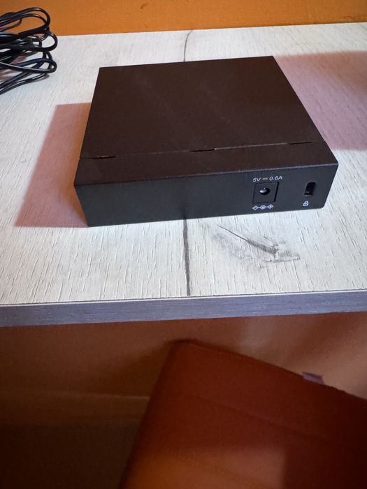 5 port Gigabit Switch - tP Link