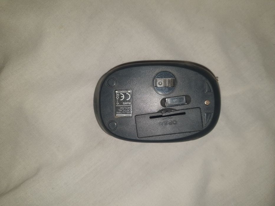 Vând Mouse Wireless Omega OM0415BR – 2.4GHz, USB, Negru-Roșu