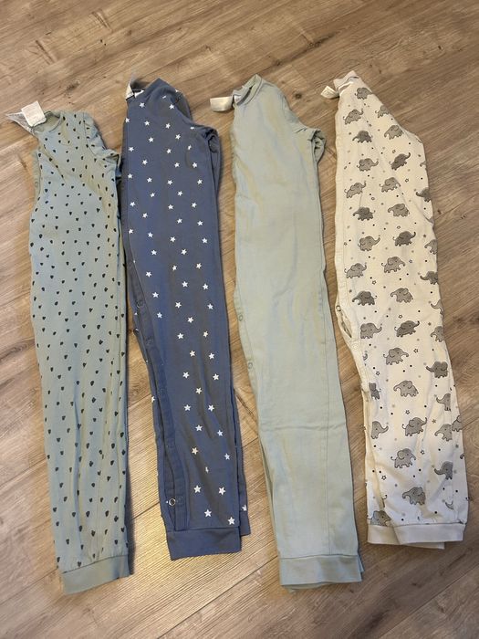 H&M, salopete/pijamale. Marimea 98. Pret 50 lei