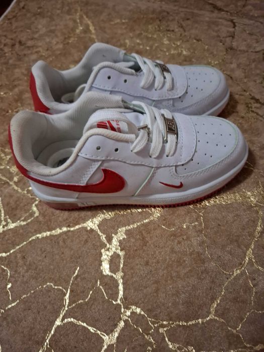 Детски кецове чисто нови 30 номер