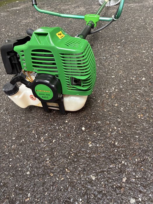 Motocoasă pe benzină , nu Husqvarna, nu Stihl , cu garanție   62 cc - 7 cp